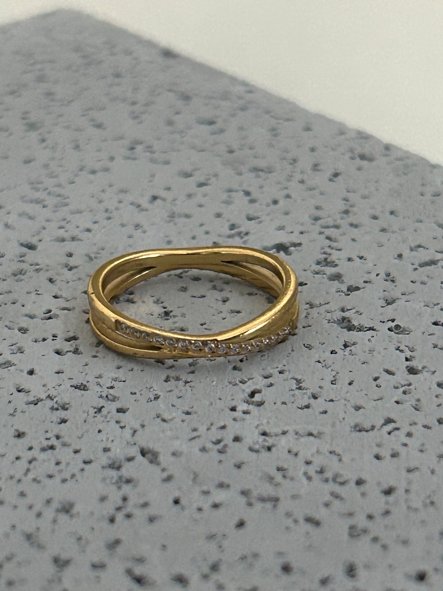 Jaya ring • Gold minimalist ring