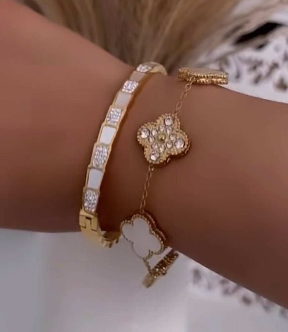 Abeera bracelet • Rhinestone and four leaf clover bracelet - Aurum Jewelry & Accessories